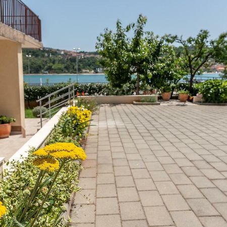 Apartments Flora Trogir Exterior foto