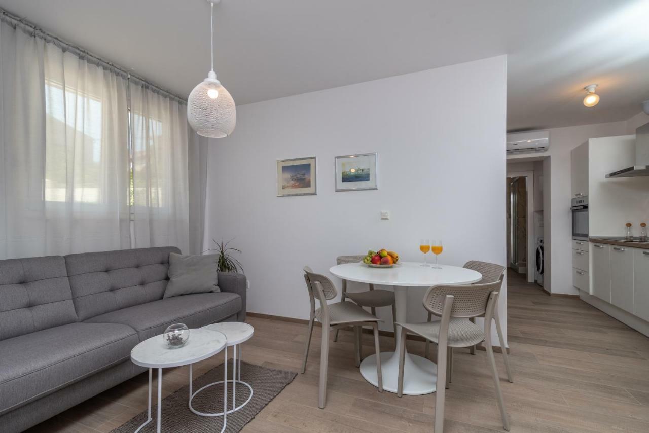 Apartments Flora Trogir Exterior foto