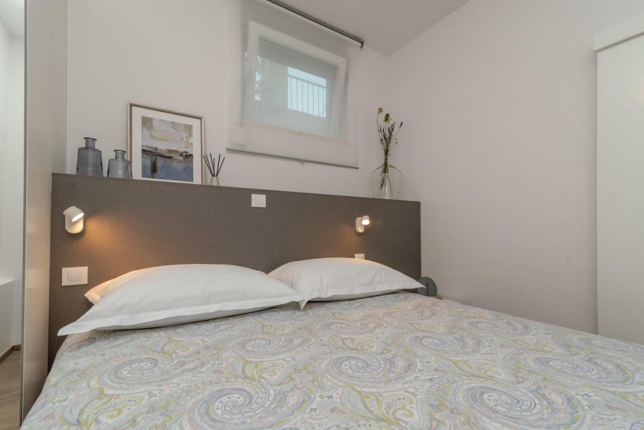 Apartments Flora Trogir Exterior foto