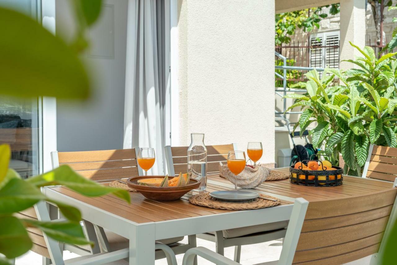Apartments Flora Trogir Exterior foto