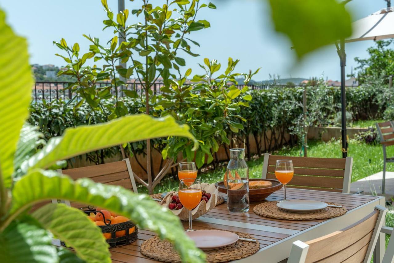 Apartments Flora Trogir Exterior foto